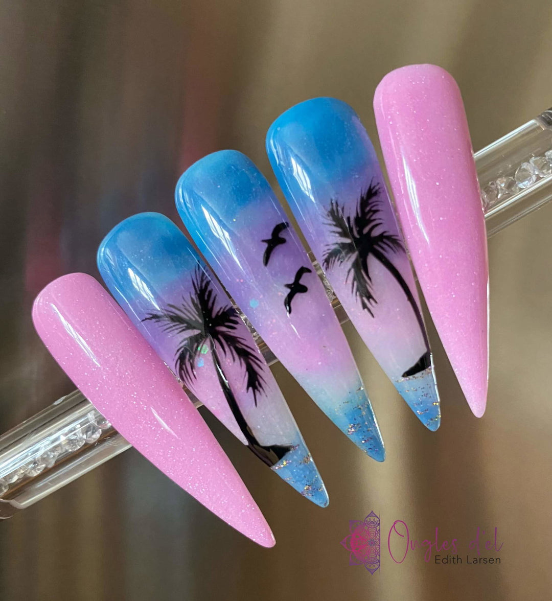 Nail Art Palmier Rose et Bleu par Edith Larsen