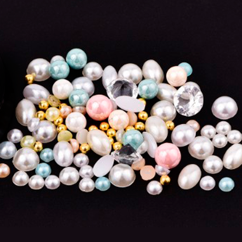 Nail Art Kit 02 - White, Green and Gold Pearls