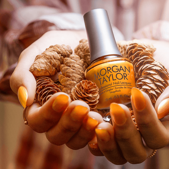 Morgan Taylor Vernis à Ongles Golden Hour Glow 15mL main