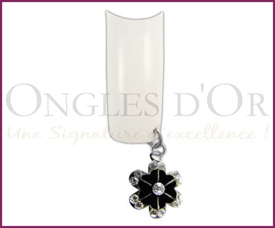 Piercing pour Ongles, Fleur Noire Pierres Claires (141)